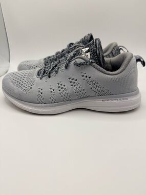 APL Techloom Pro Gray Lightweight Women’s Athletic Shoes Size 6.5